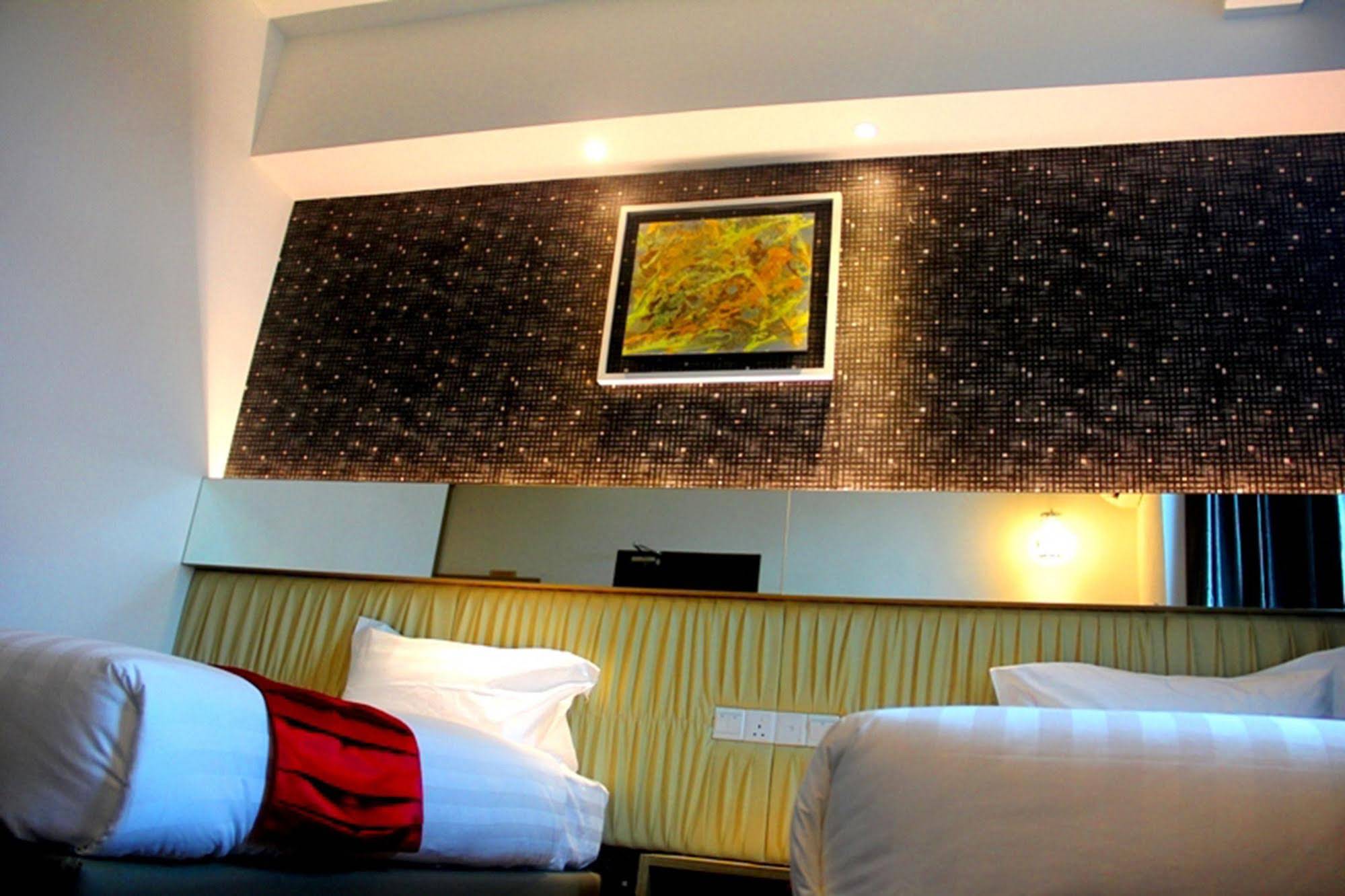 906 Premier Hotel