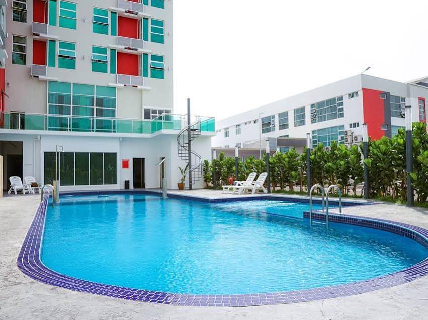 906 Premier Hotel