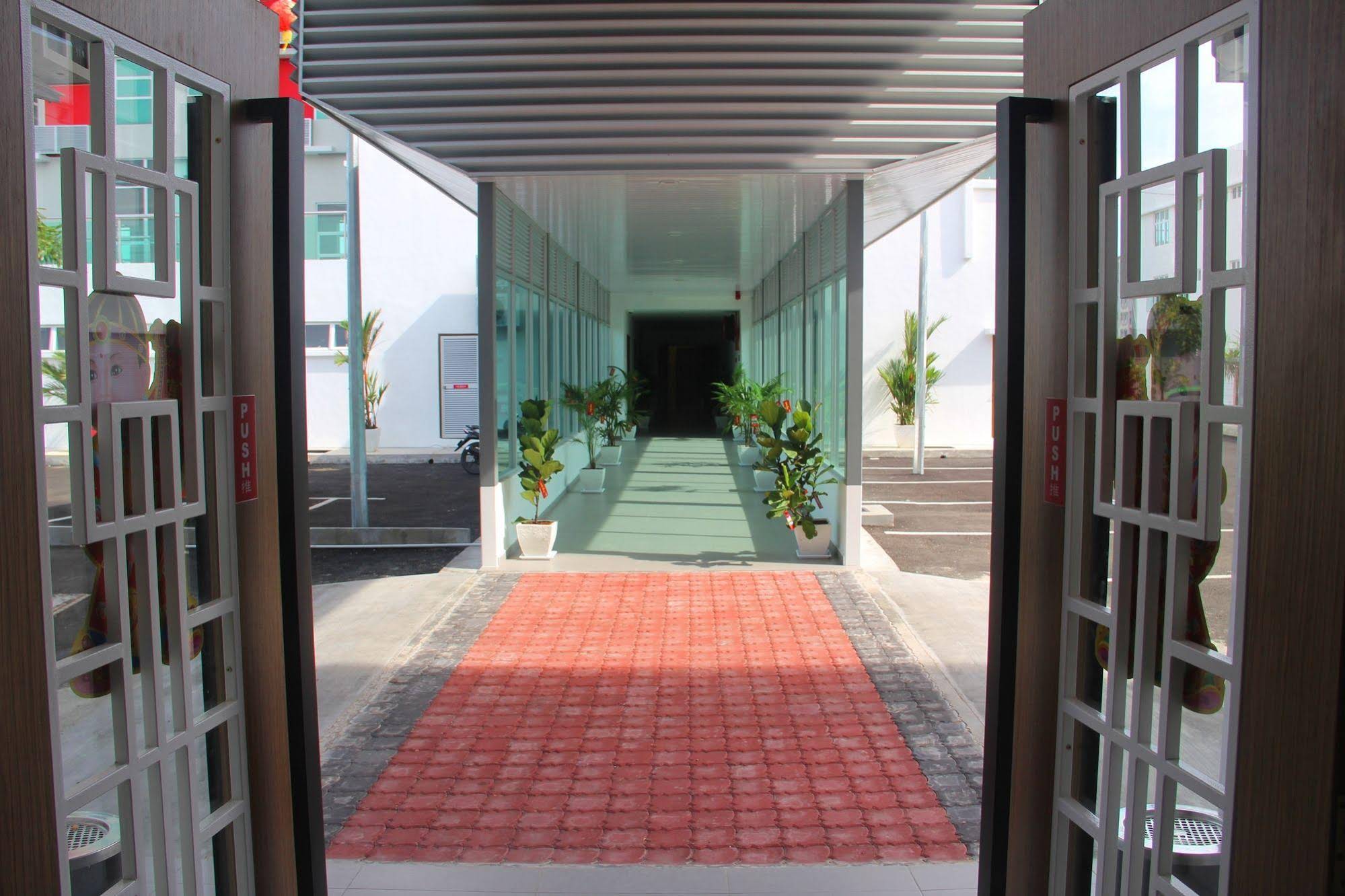 906 Premier Hotel