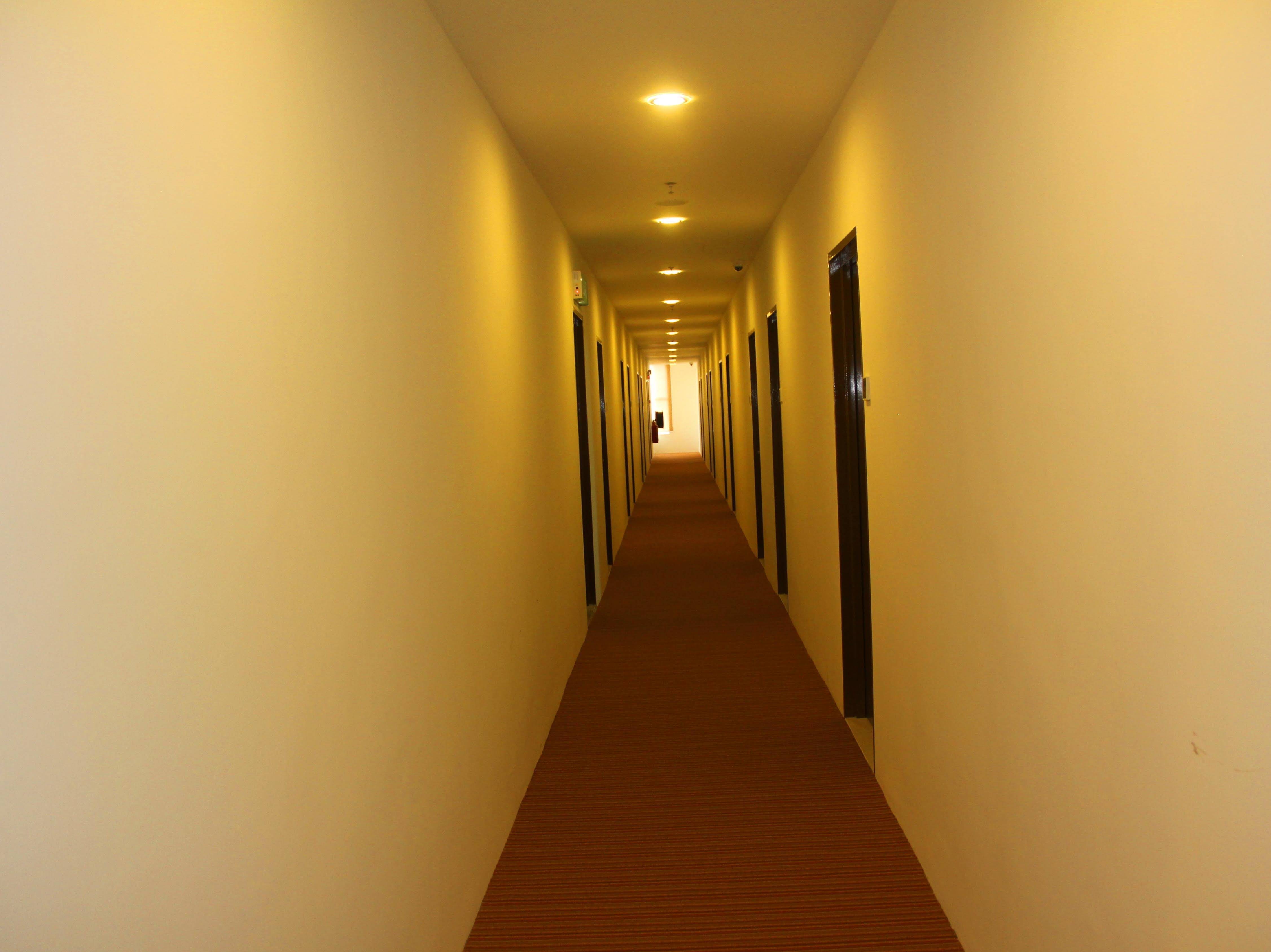 906 Premier Hotel