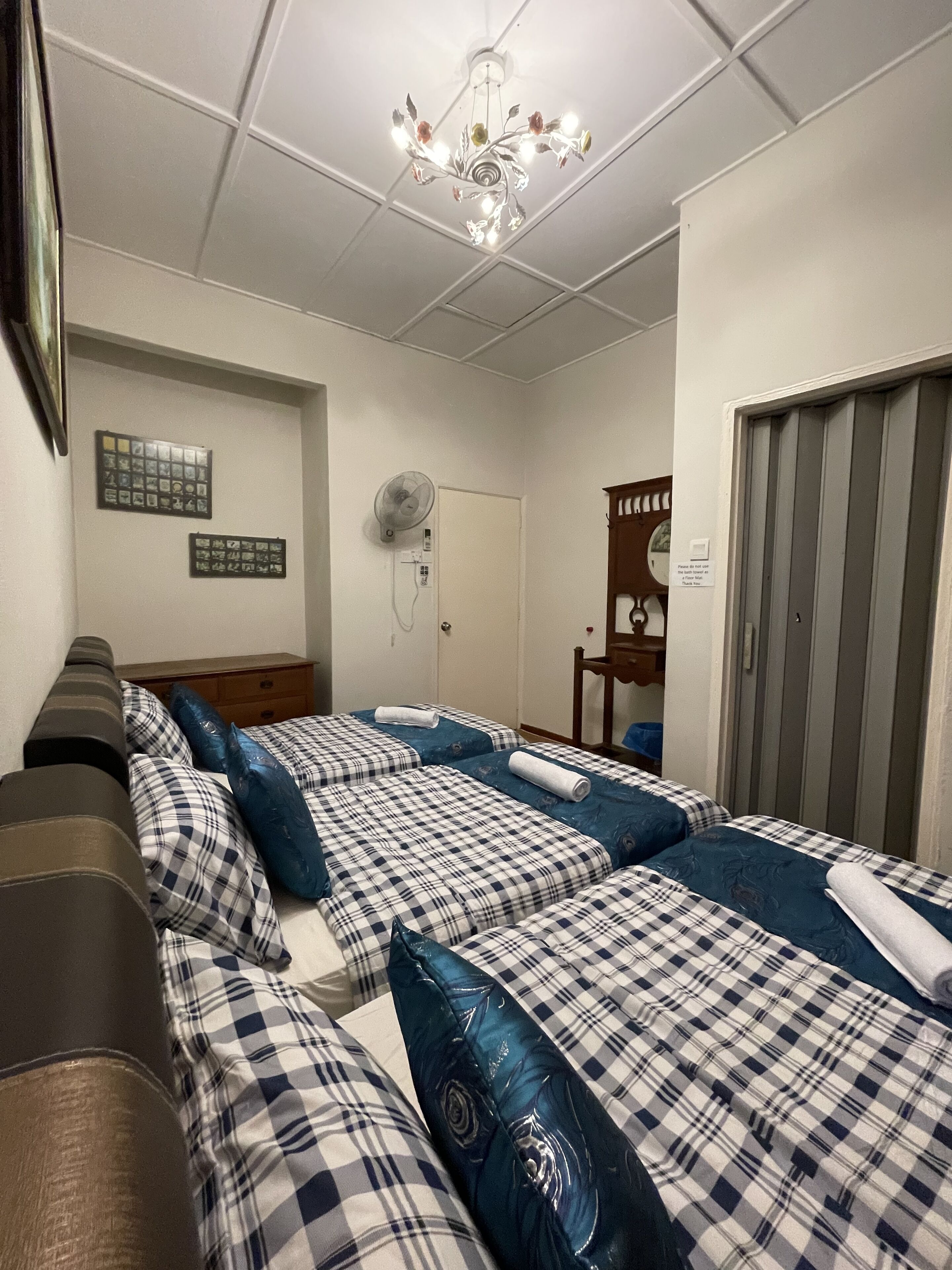 Baba & Charlie Homestay