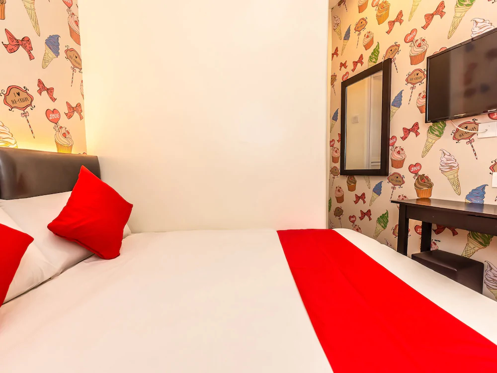 OYO 743 Gold City Hotel
