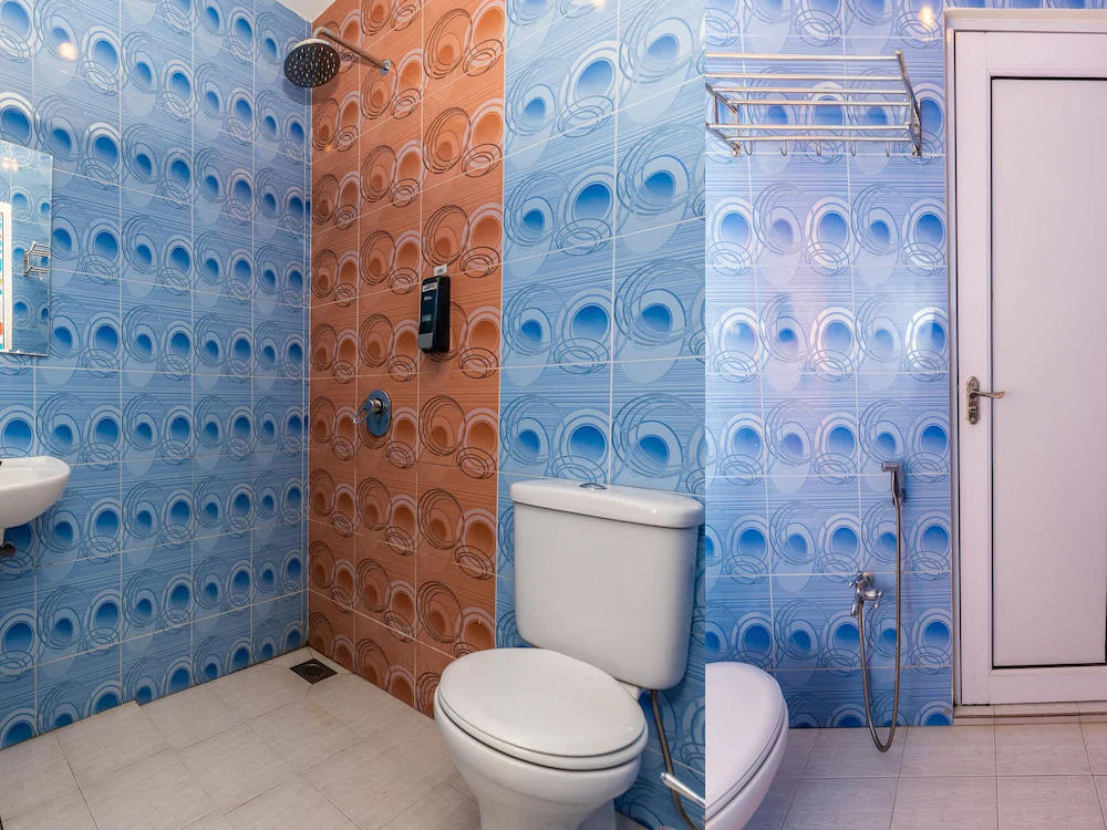OYO 743 Gold City Hotel