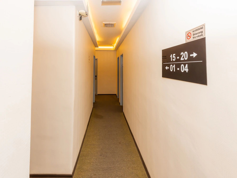 OYO 743 Gold City Hotel