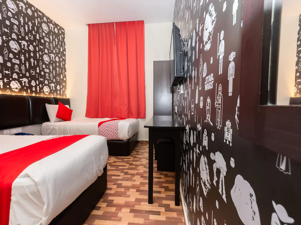 OYO 743 Gold City Hotel