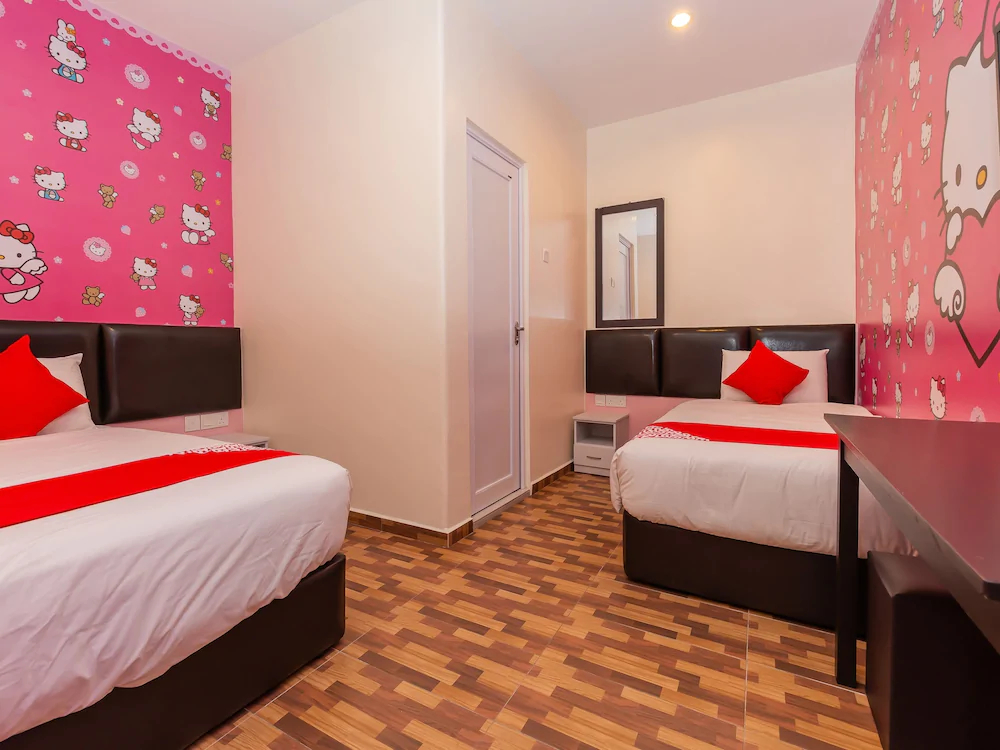 OYO 743 Gold City Hotel