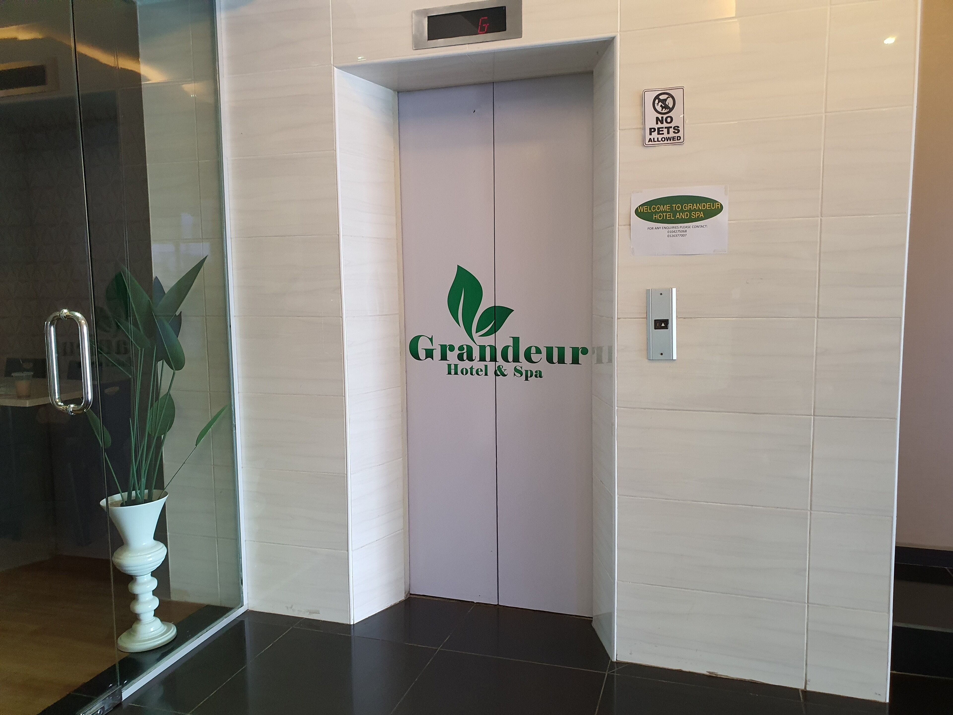 Grandeur Hotel and Spa