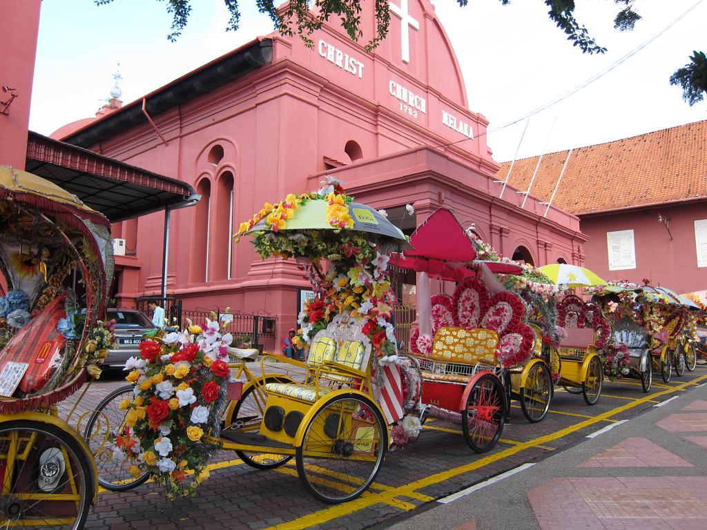 Hallmark Crown Hotel