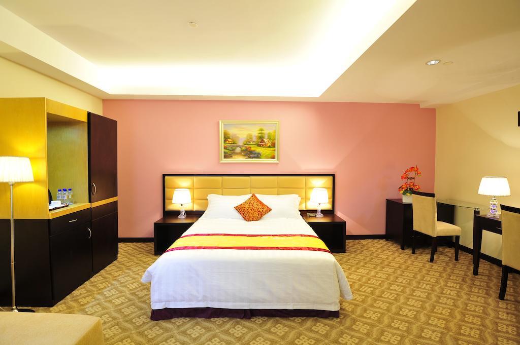Hallmark Crown Hotel