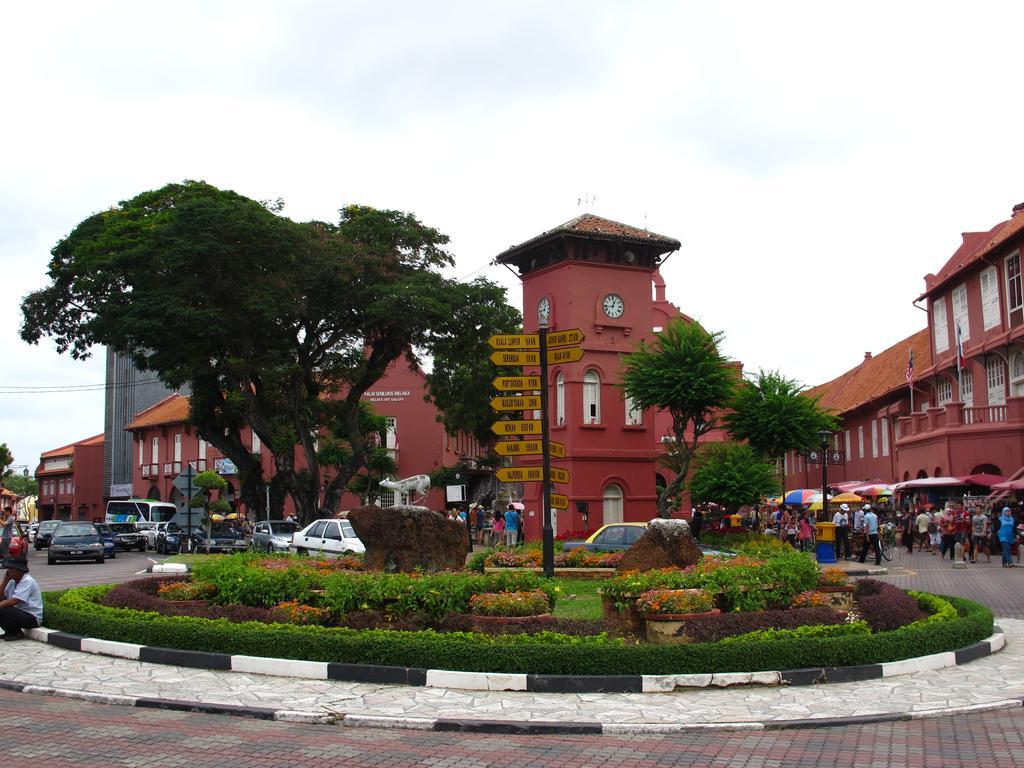 Hallmark Crown Hotel