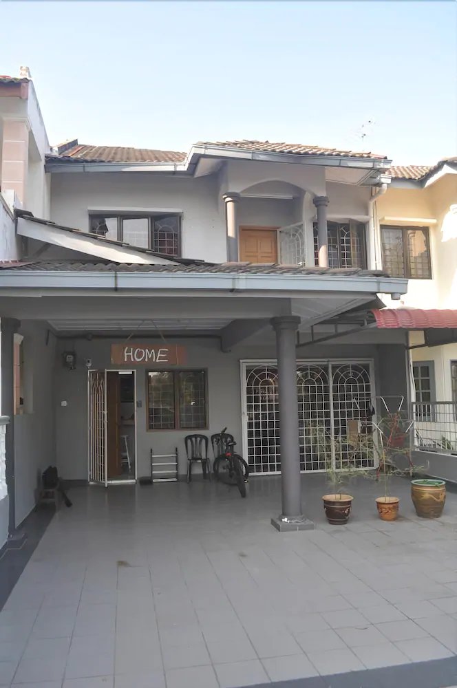 Home Guesthouse