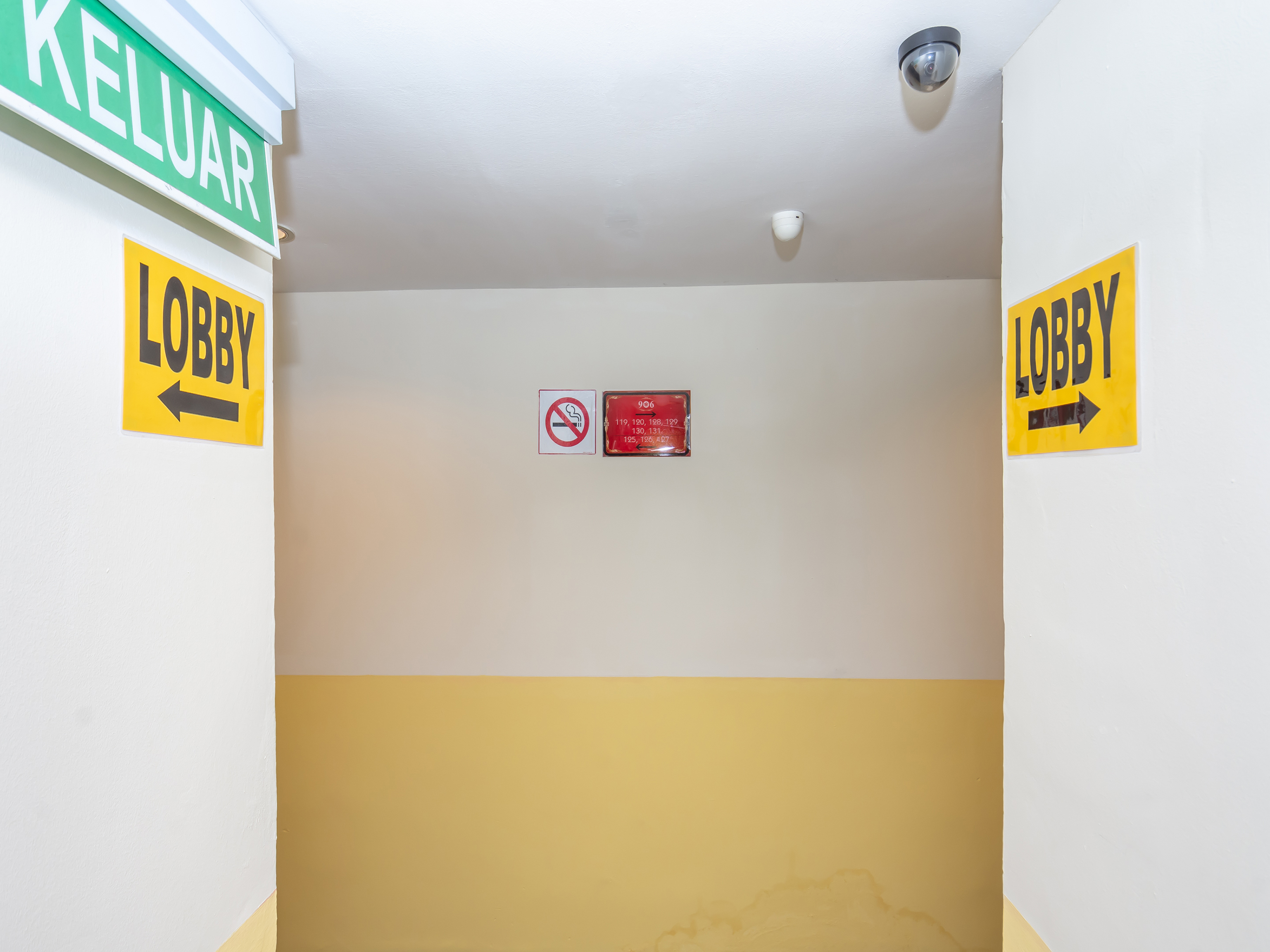 Hotel 906 Airport