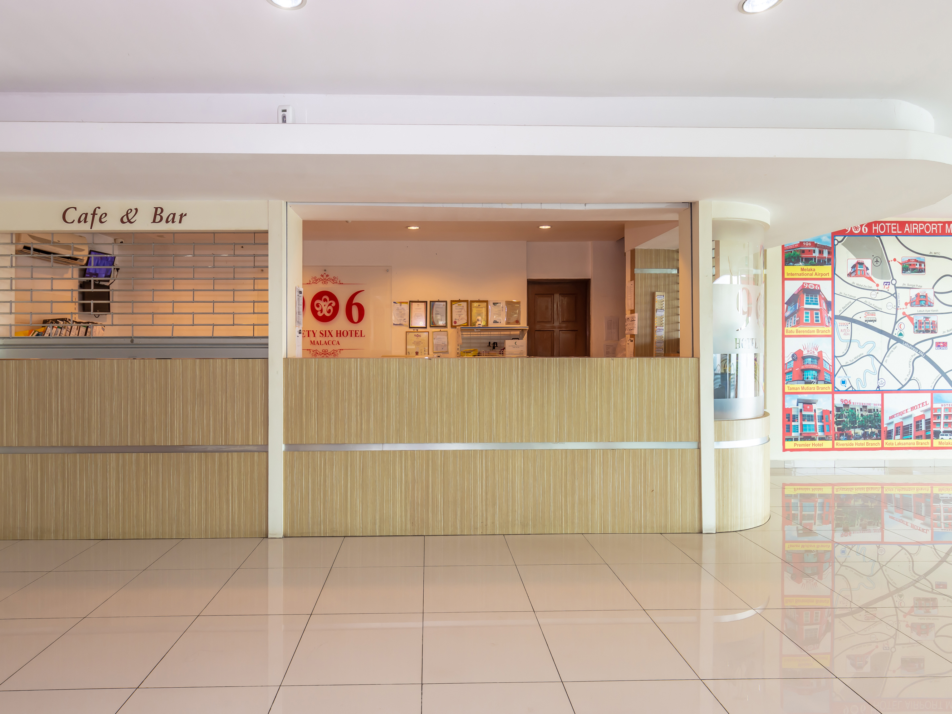 Hotel 906 Airport