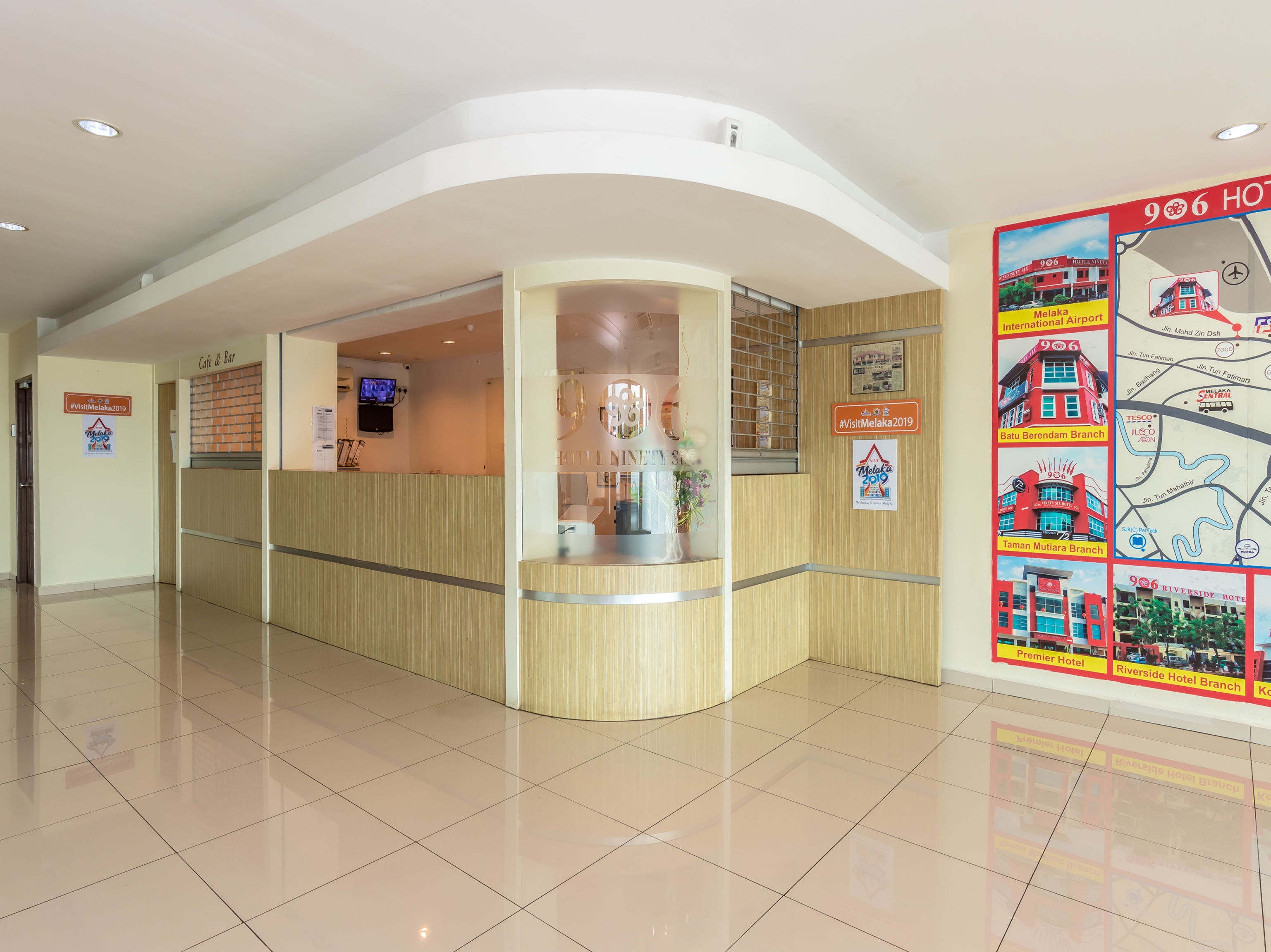 Hotel 906 Airport