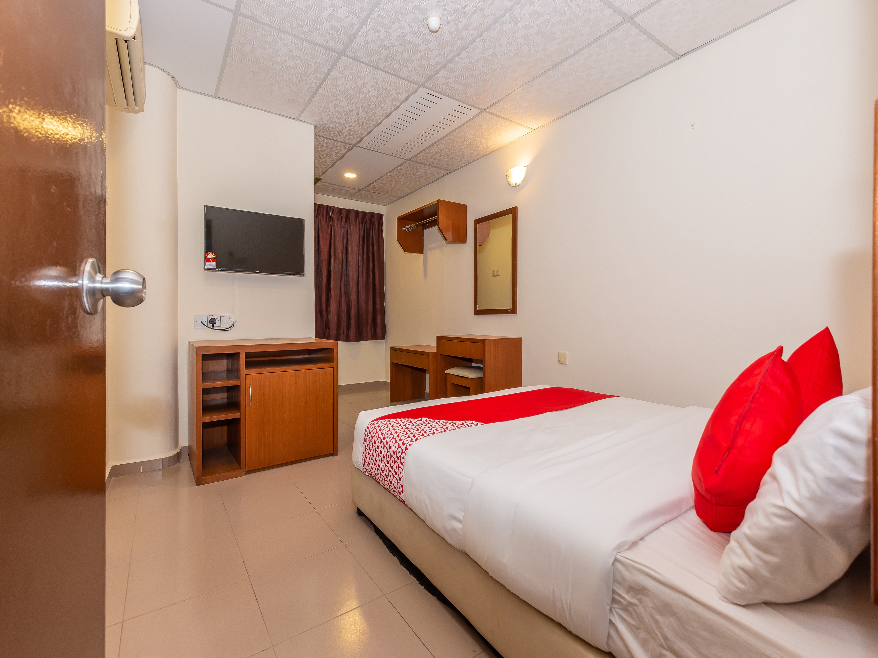 Hotel Bamboo By OYO Rooms