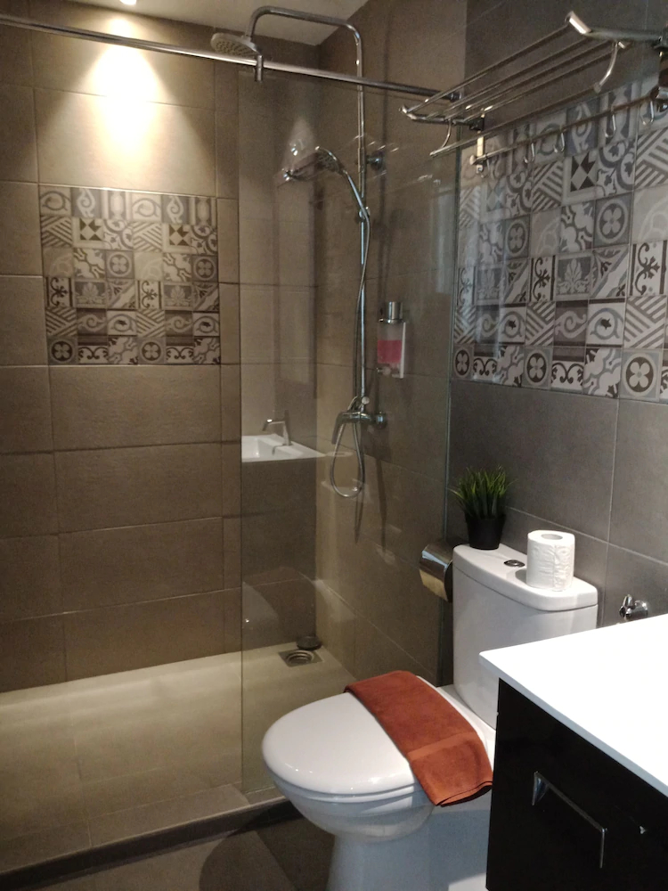 Lemon 8 Hotel Apartment