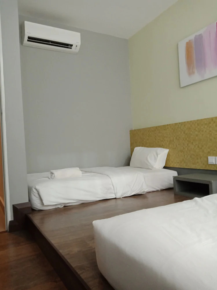 Lemon 8 Hotel Apartment