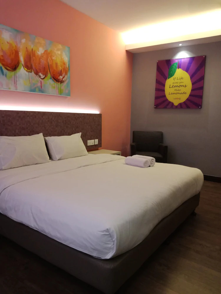 Lemon 8 Hotel Apartment