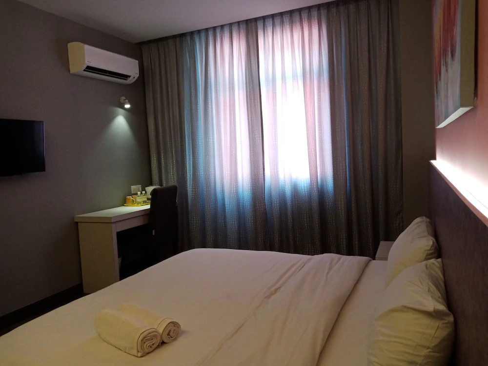 Lemon 8 Hotel Apartment