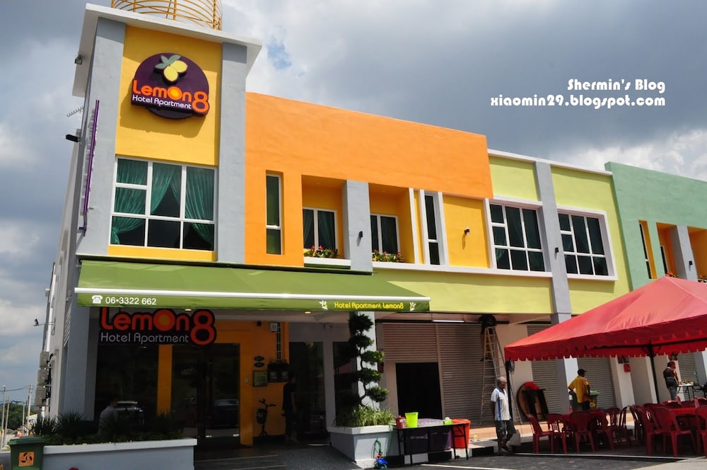 Lemon 8 Hotel Apartment