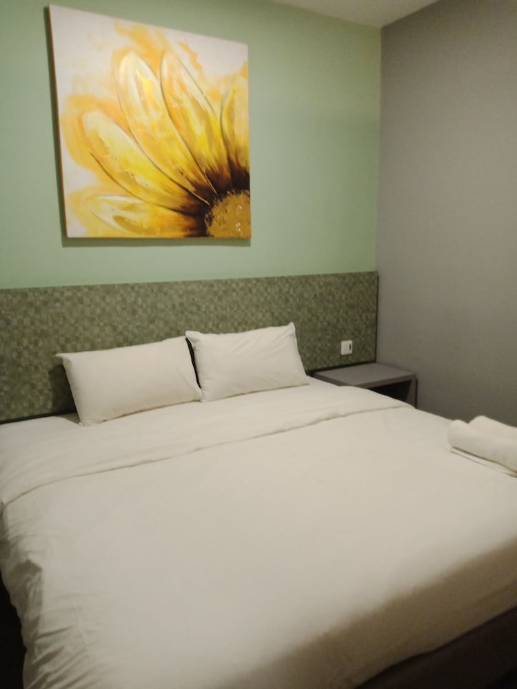 Lemon 8 Hotel Apartment