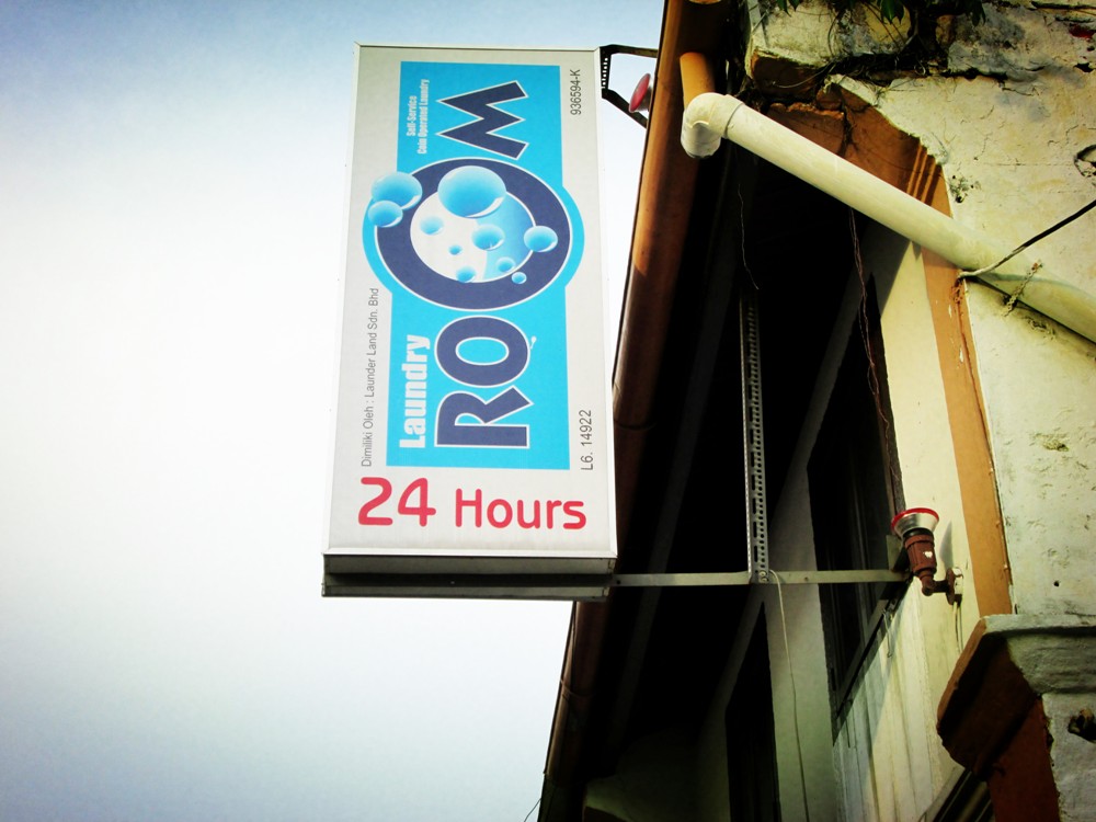 Monkey Motel & Cafe
