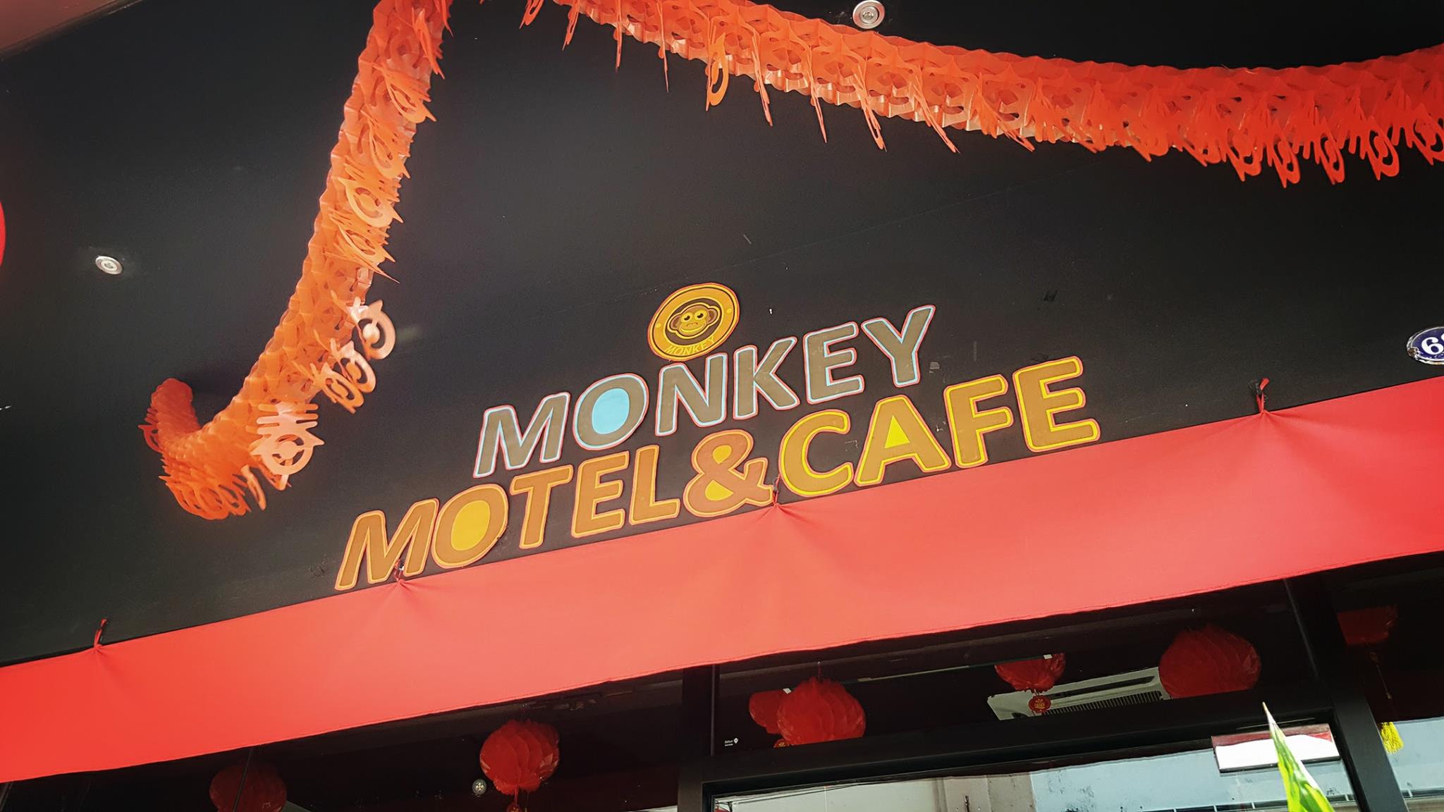 Monkey Motel & Cafe