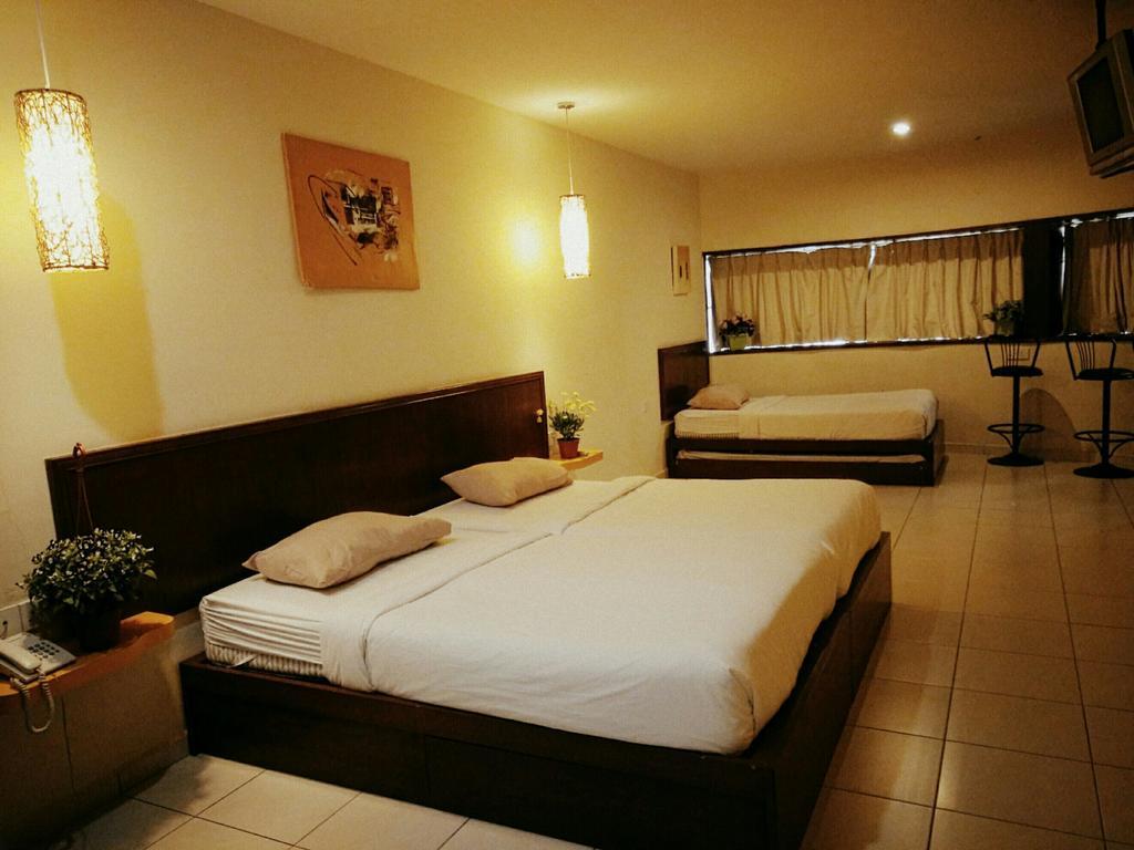 Newbridge Hotel
