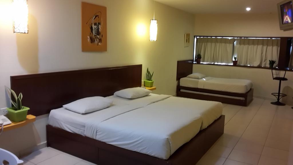 Newbridge Hotel
