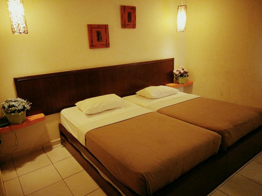 Newbridge Hotel