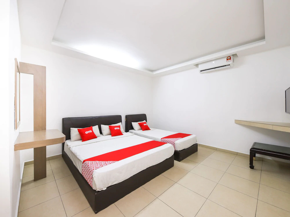 Nexus Hotel by OYO Rooms