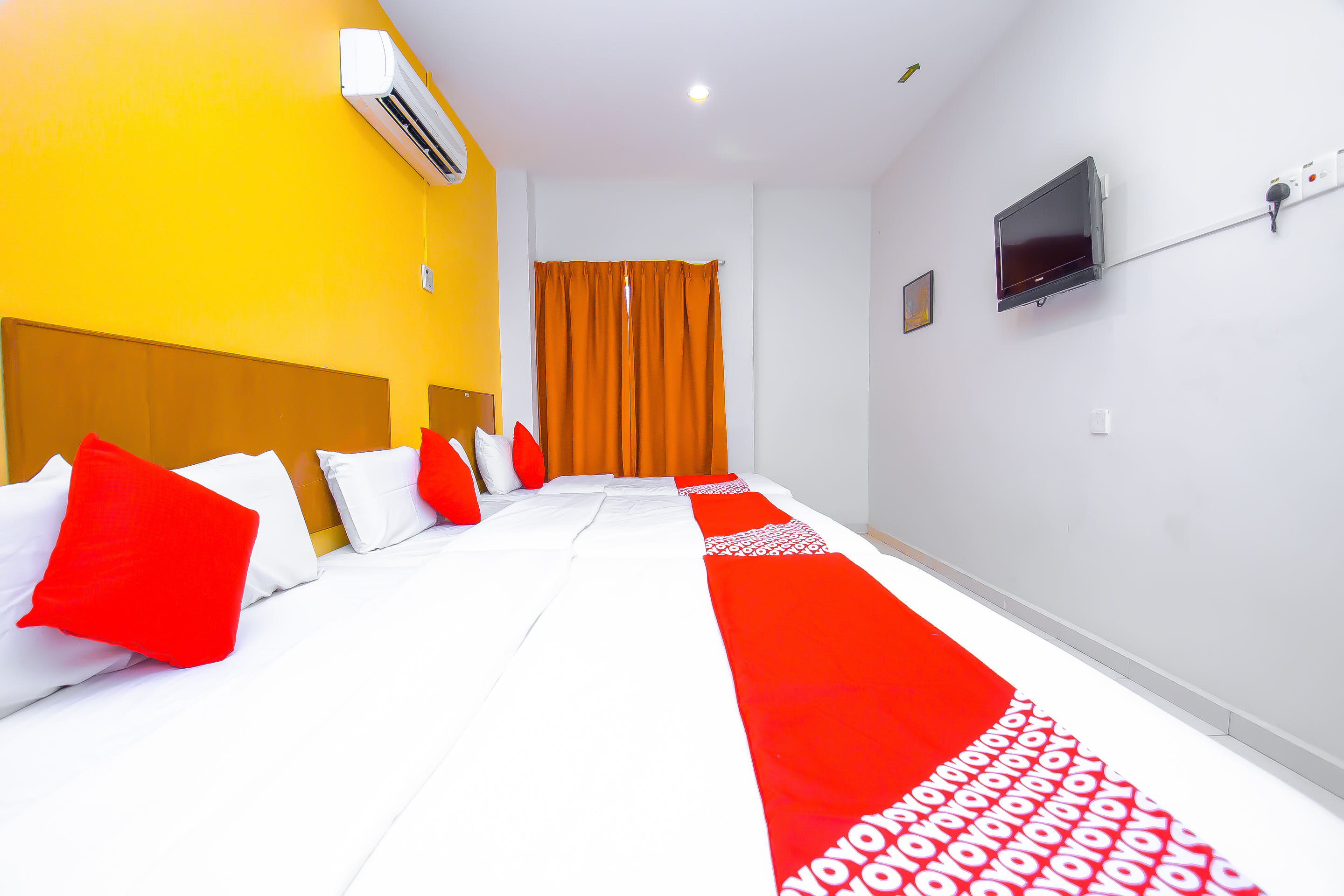 OYO 582 Hotel Walk Inn