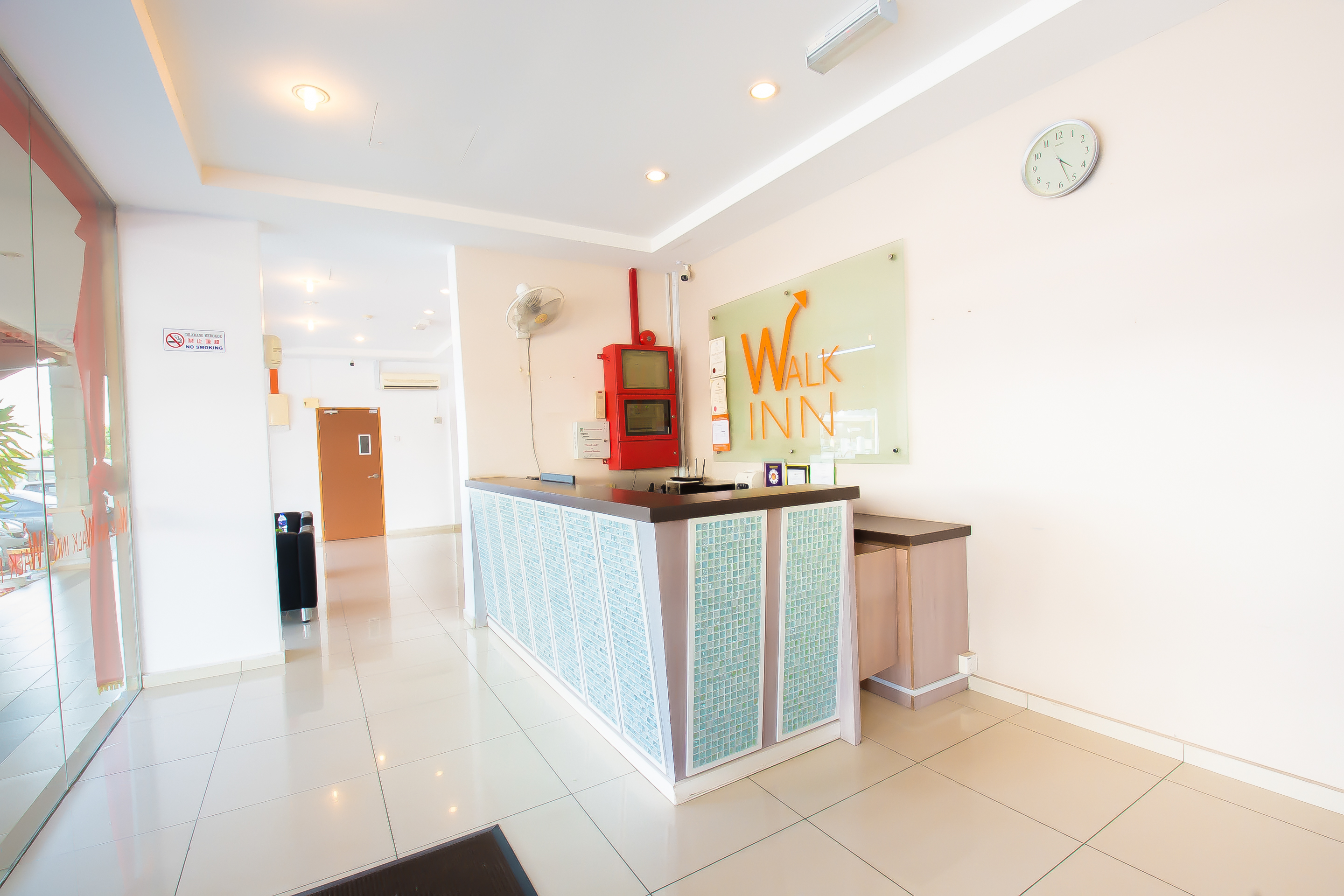OYO 582 Hotel Walk Inn