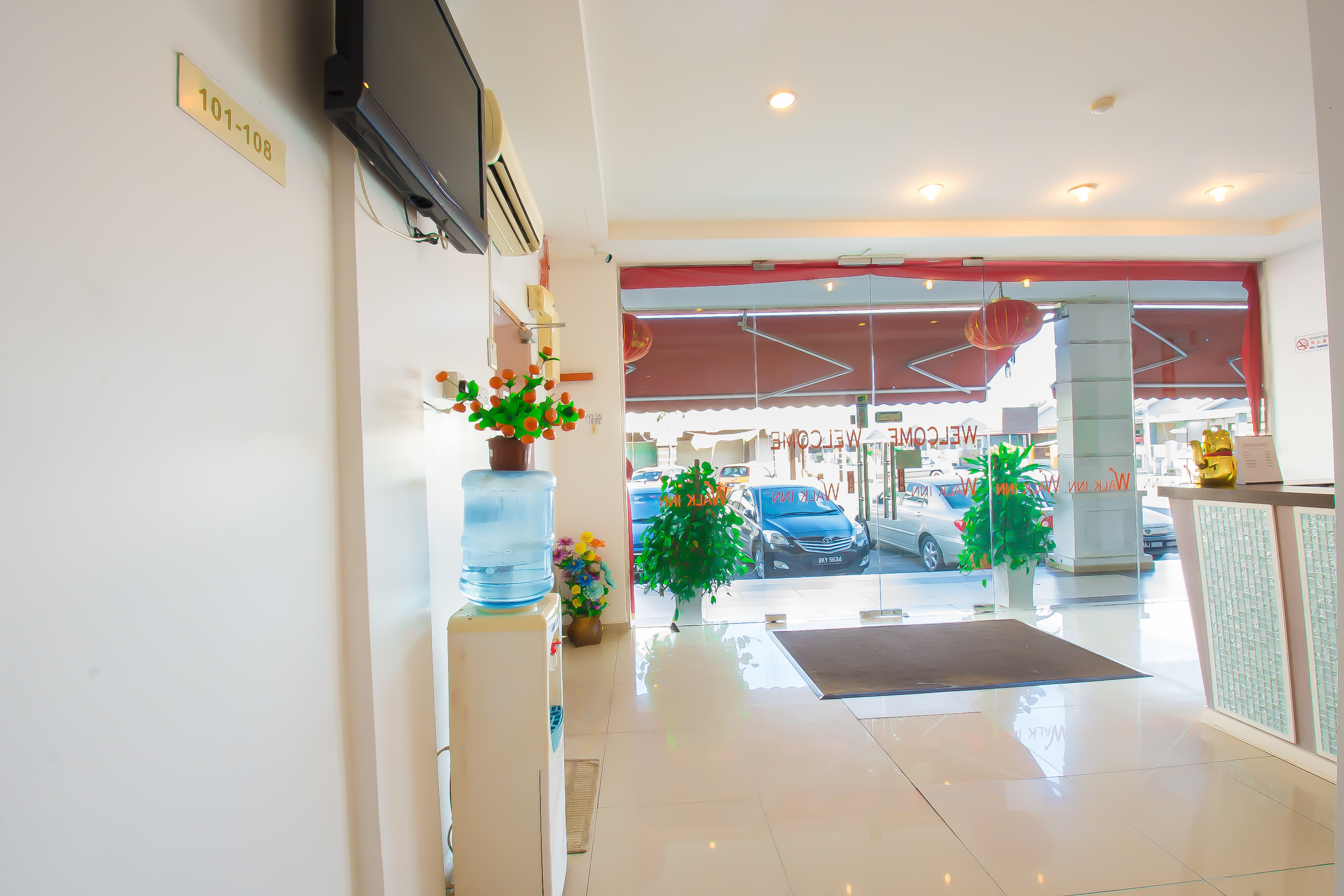OYO 582 Hotel Walk Inn