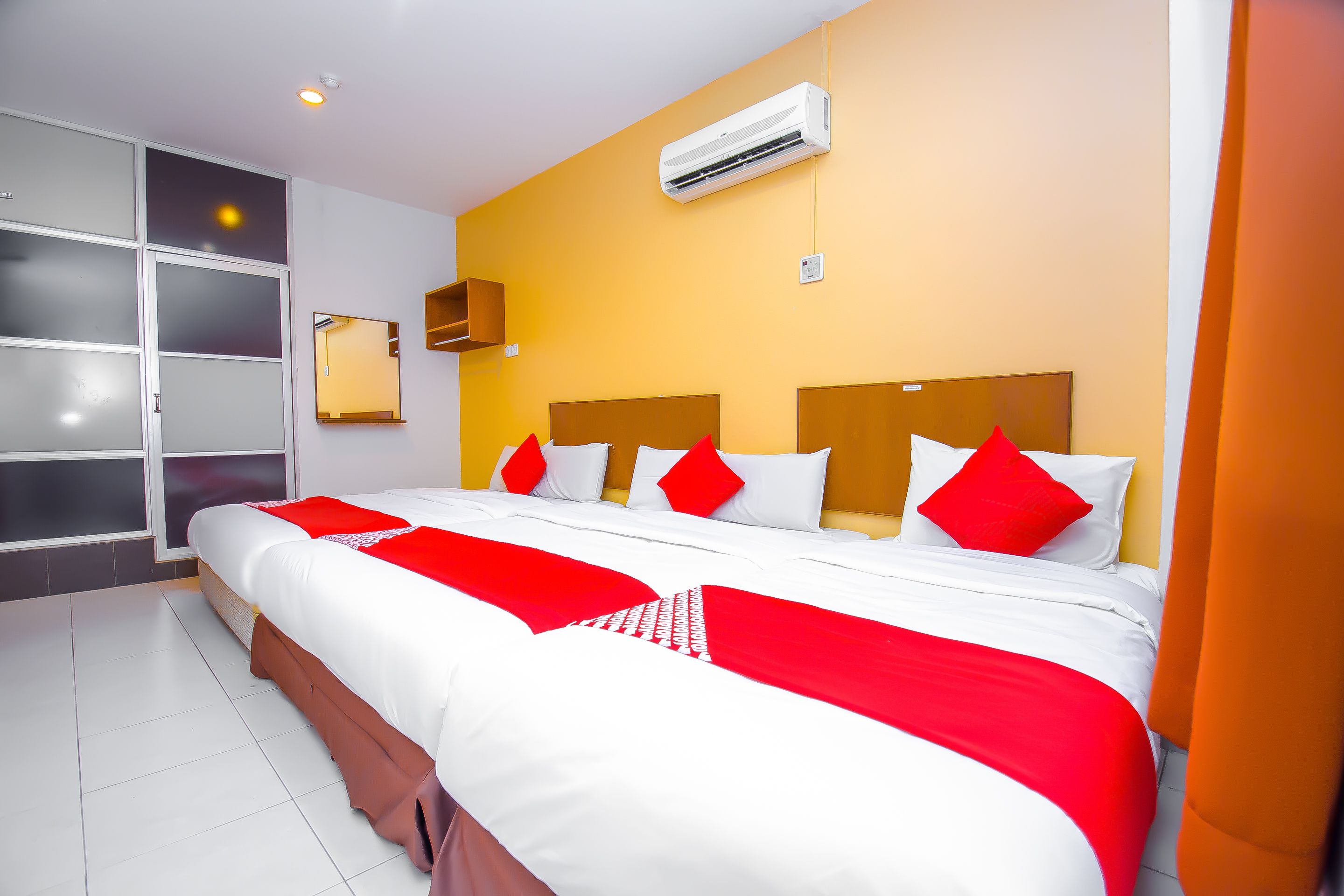 OYO 582 Hotel Walk Inn