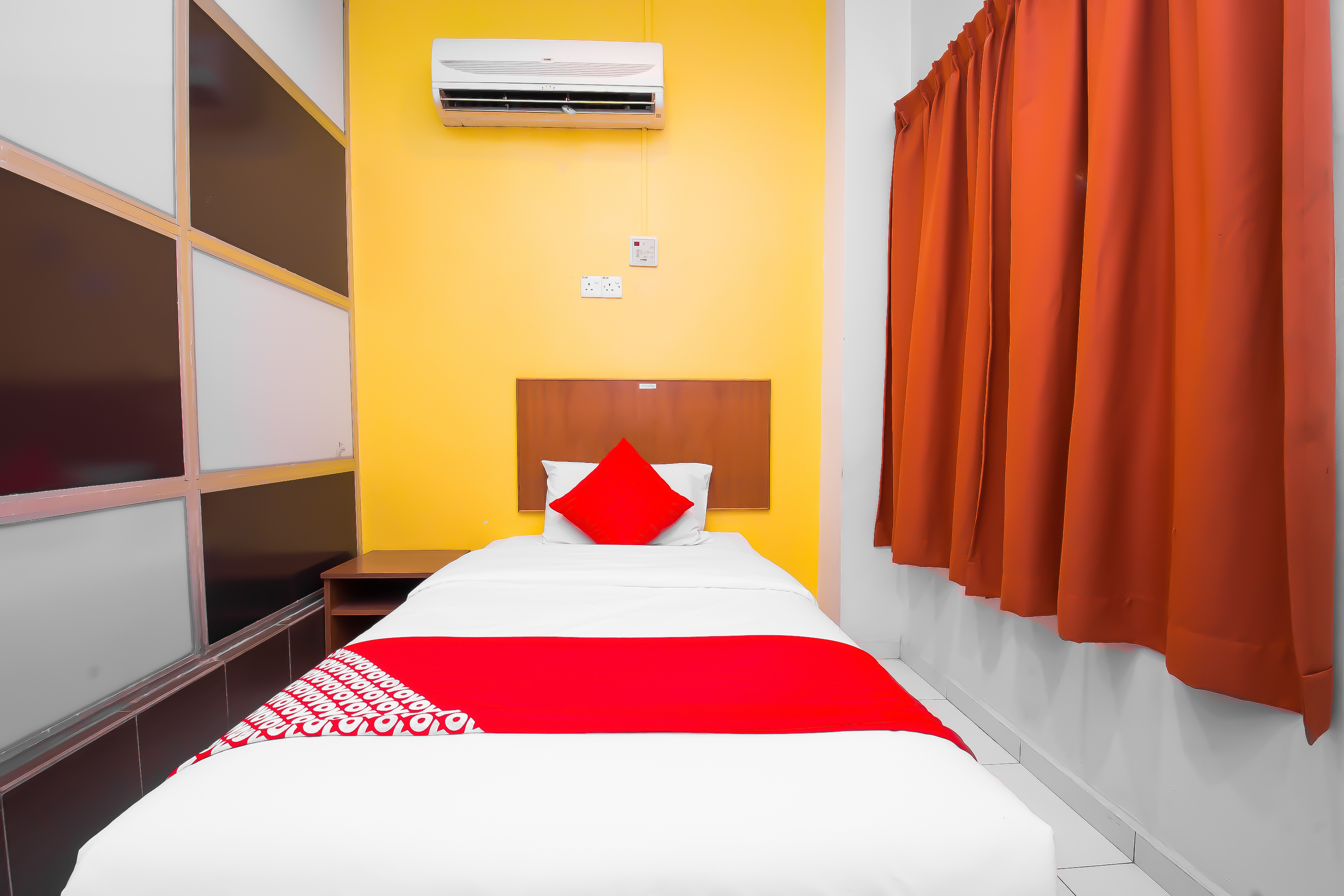 OYO 582 Hotel Walk Inn