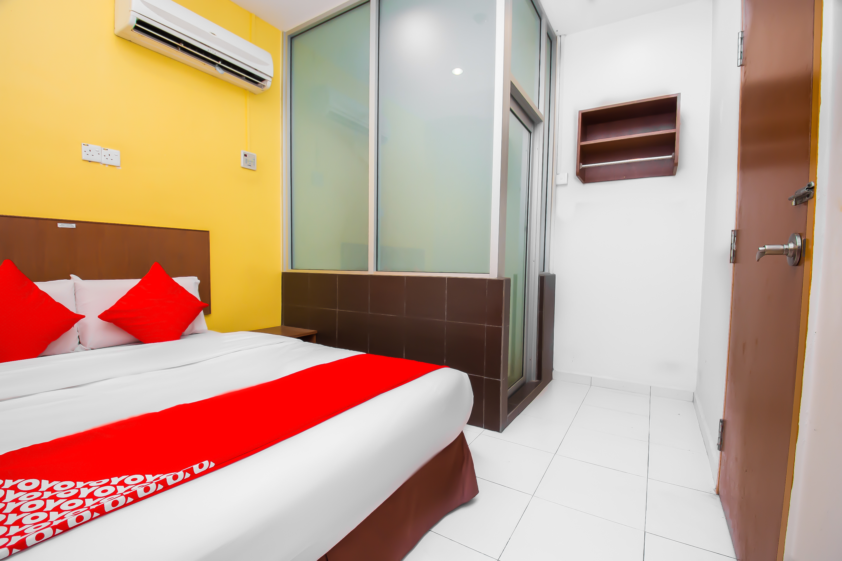 OYO 582 Hotel Walk Inn