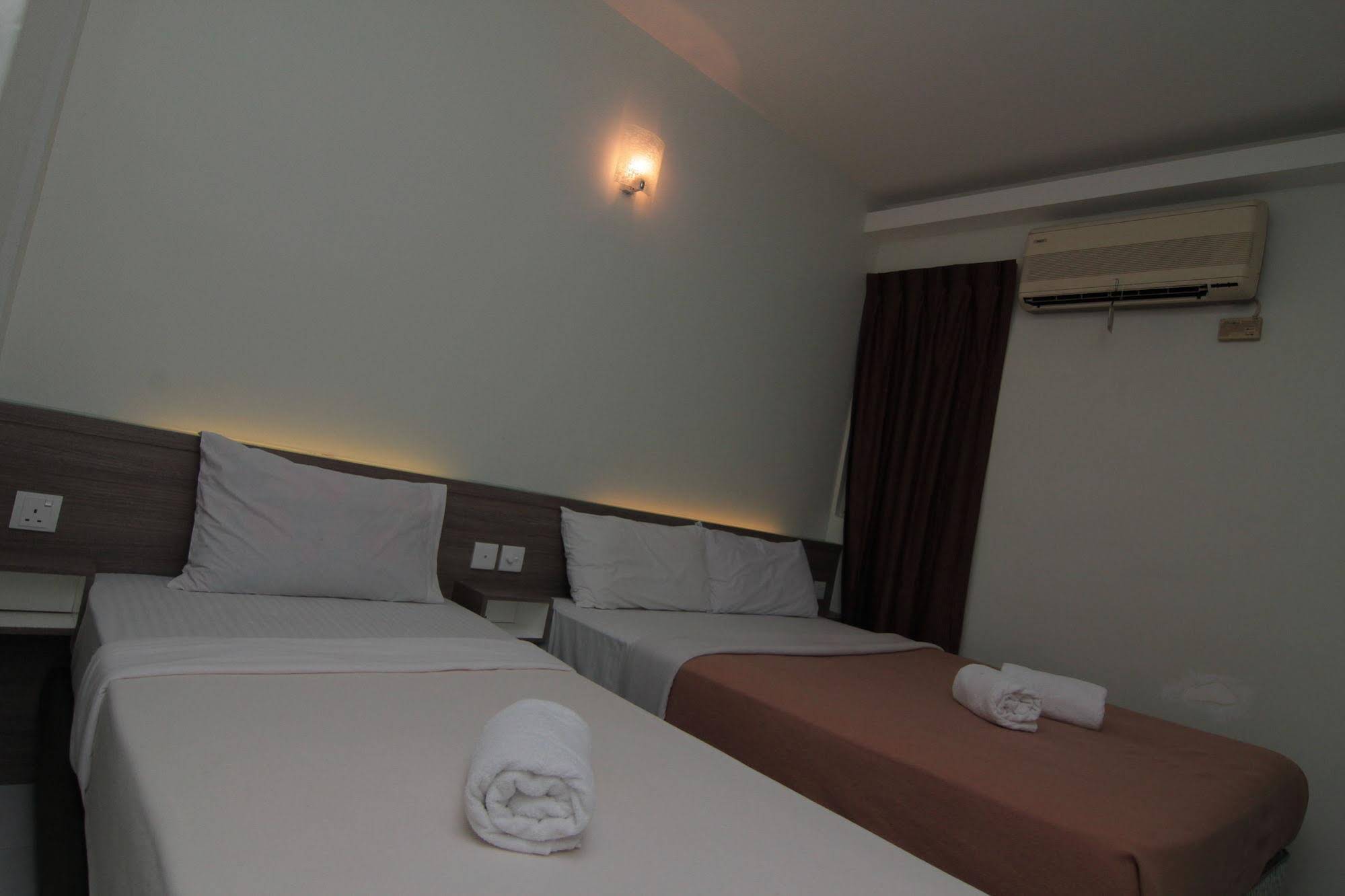 Qish Hotel