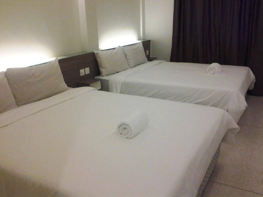 Qish Hotel