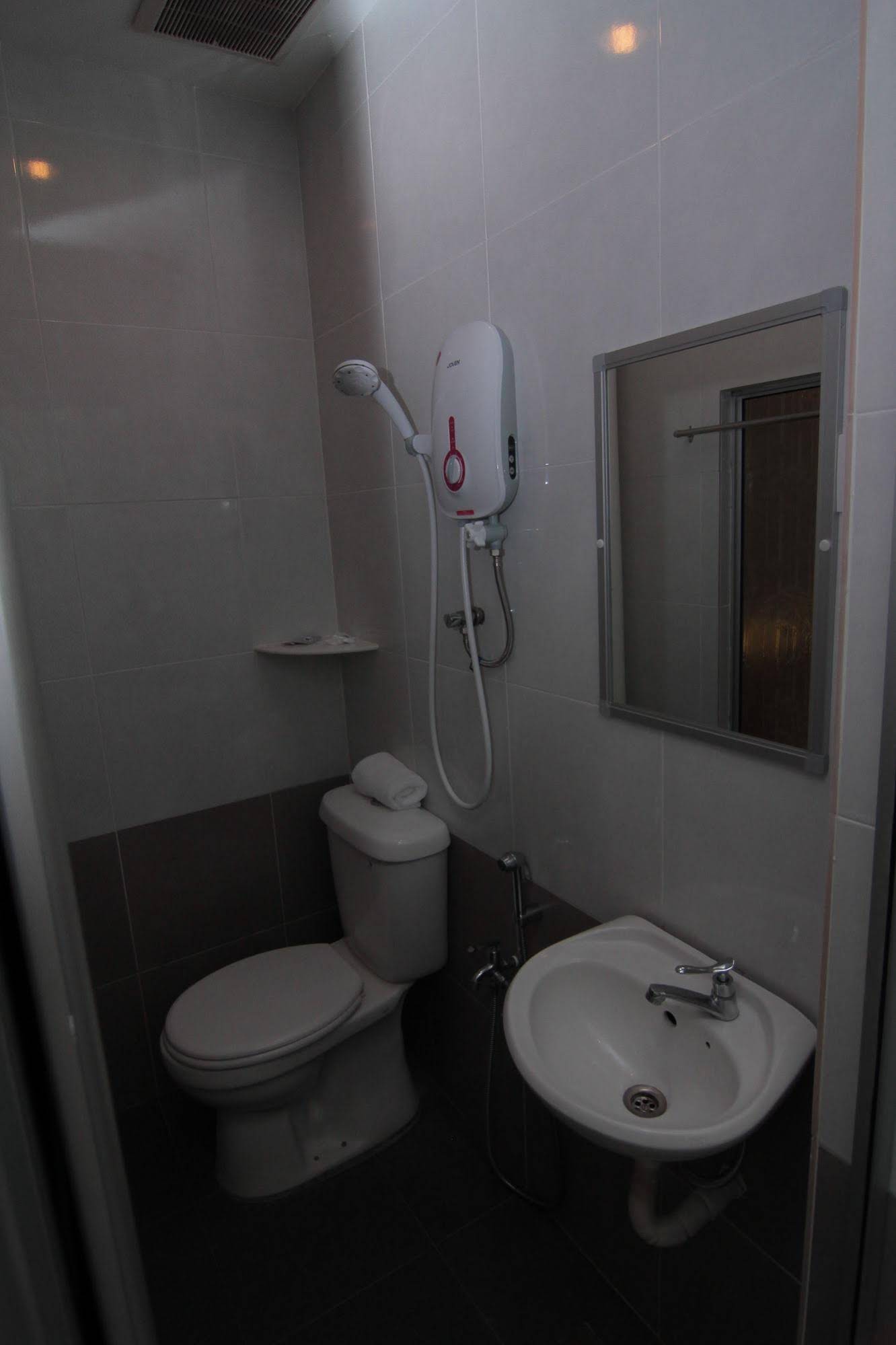 Qish Hotel