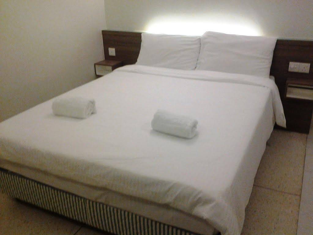 Qish Hotel