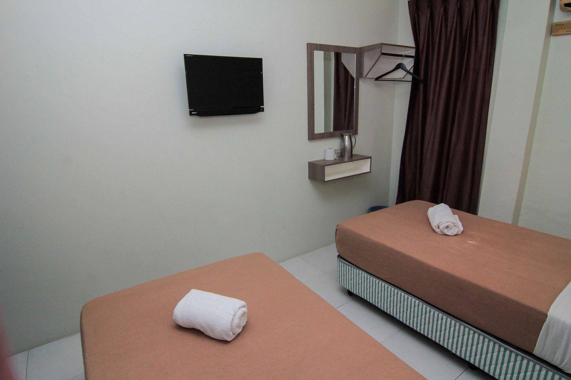 Qish Hotel