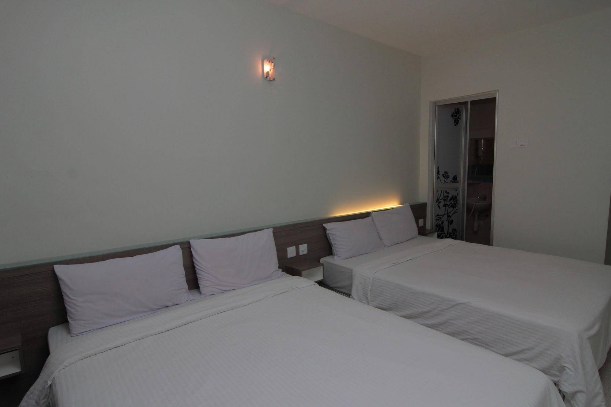 Qish Hotel
