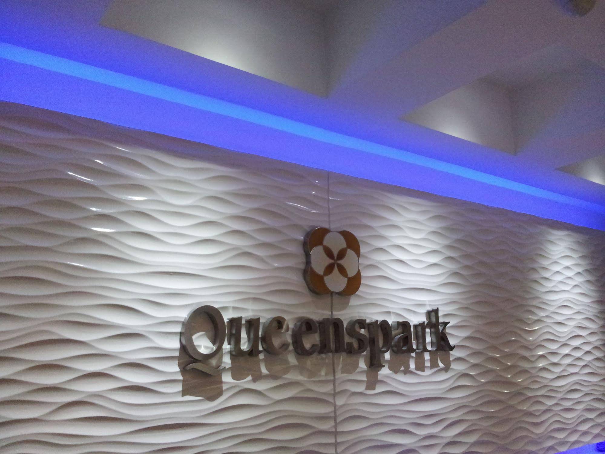 Queenspark Hotel