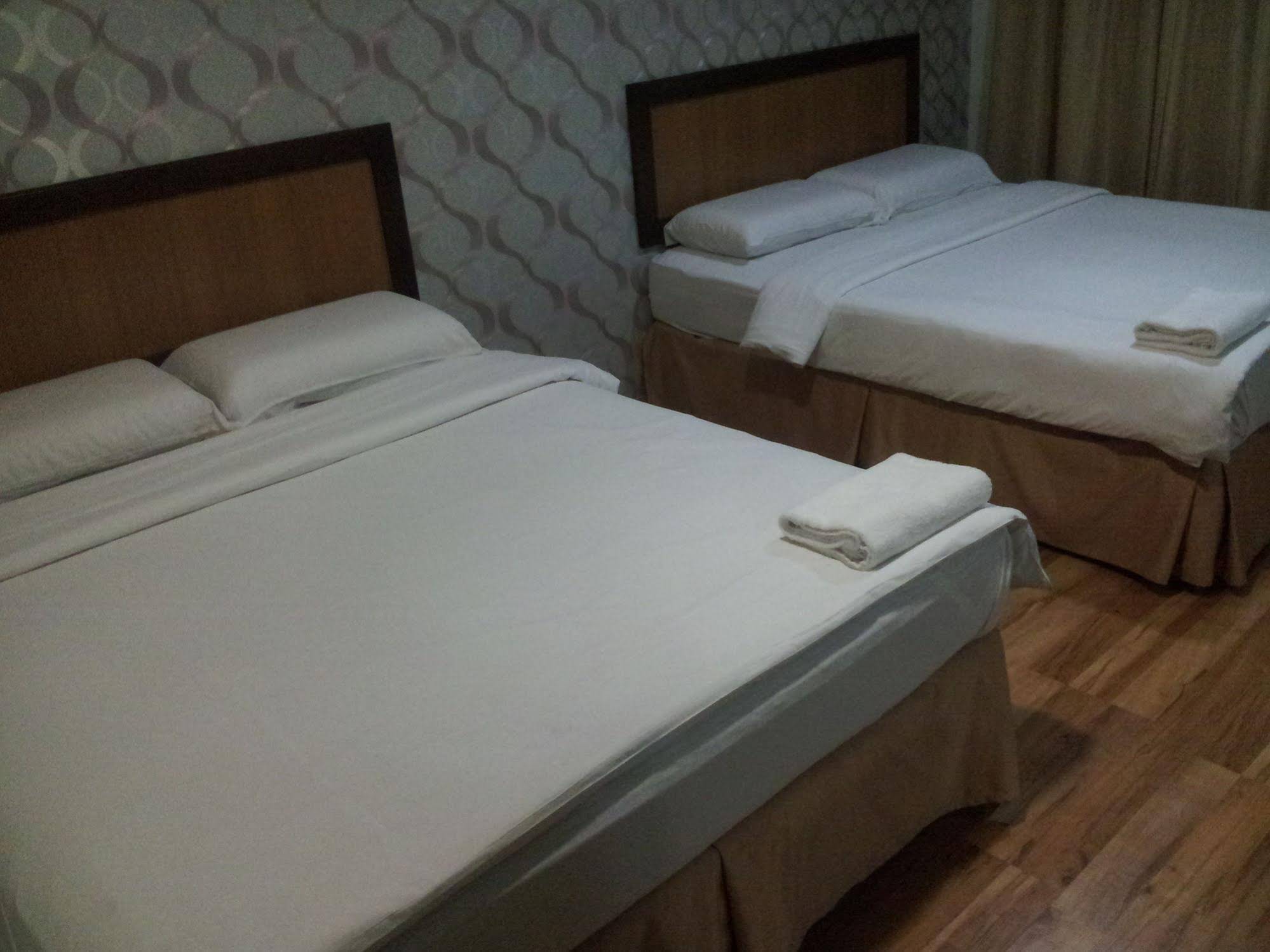 Queenspark Hotel