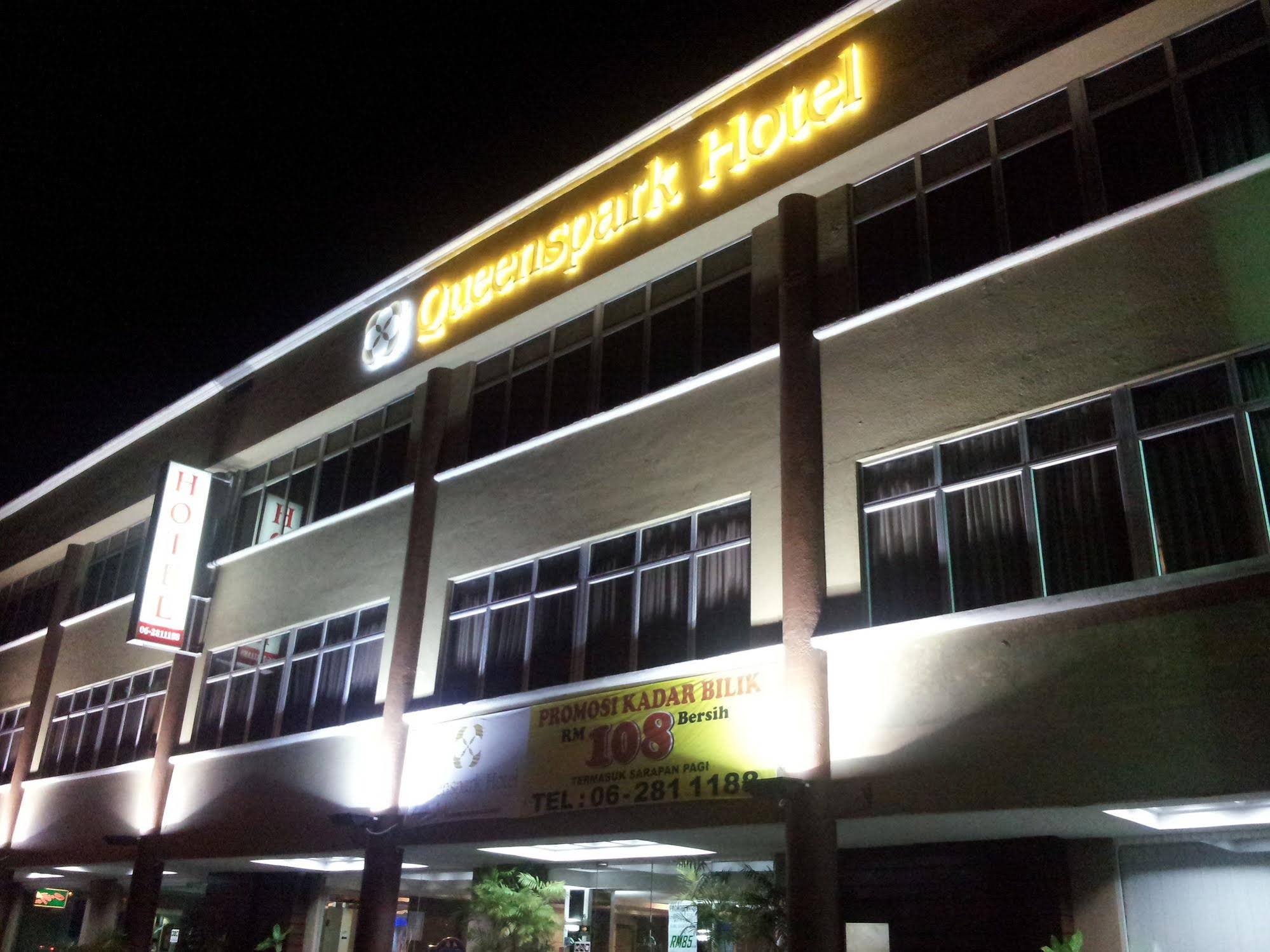 Queenspark Hotel