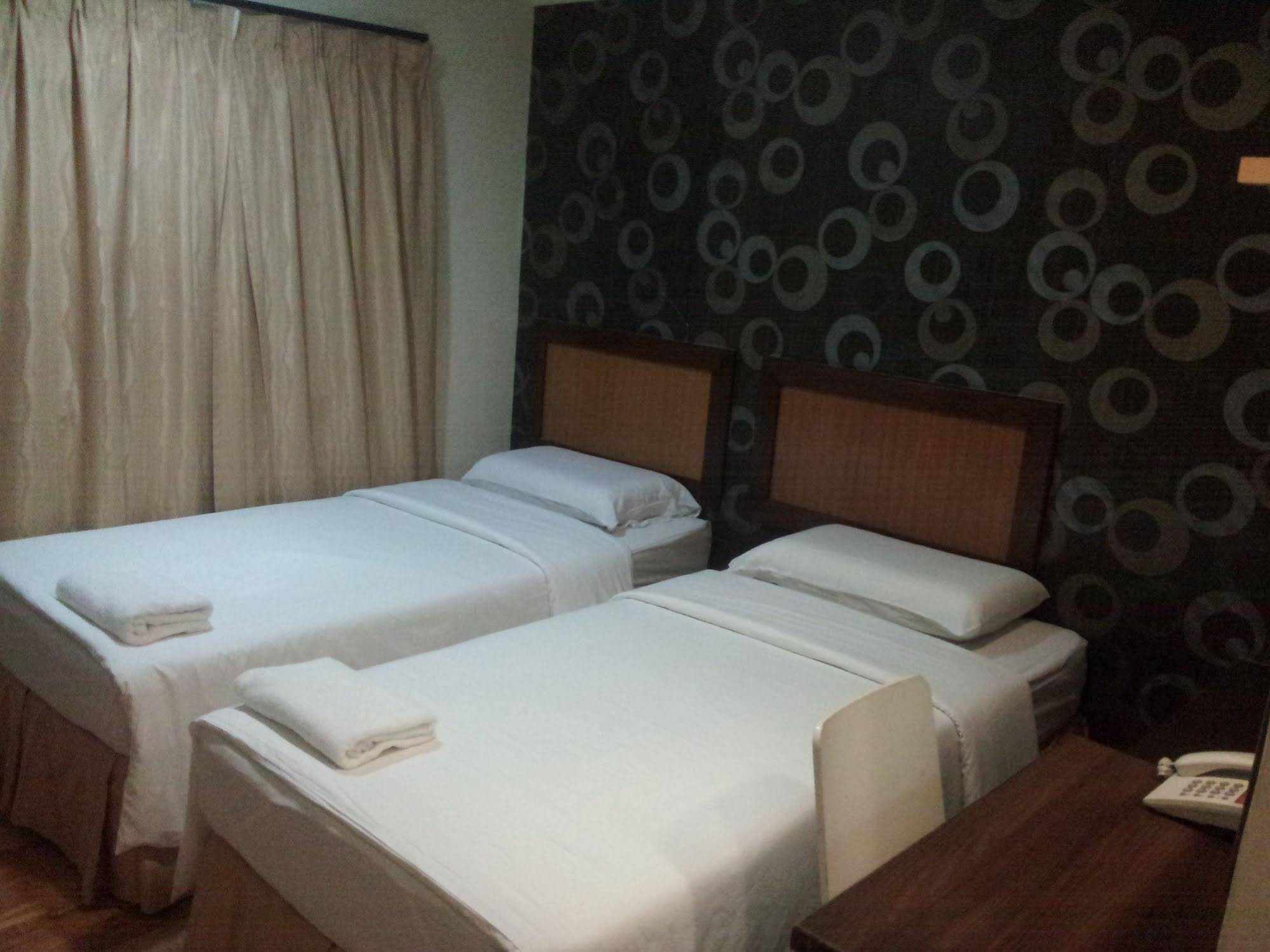 Queenspark Hotel