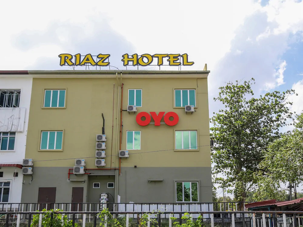 Riaz Hotel by OYO Rooms