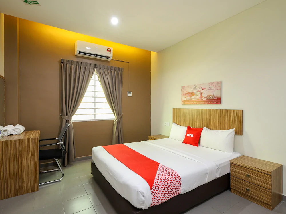 Riaz Hotel by OYO Rooms