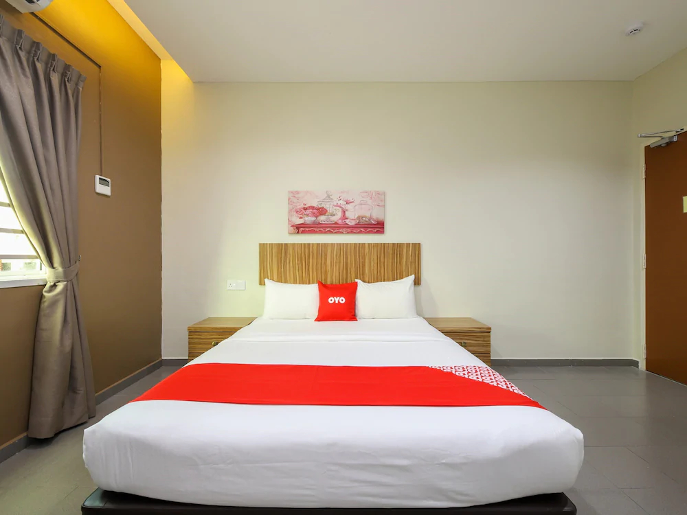 Riaz Hotel by OYO Rooms